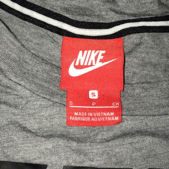 Nike crop top - Picture 2 of 2